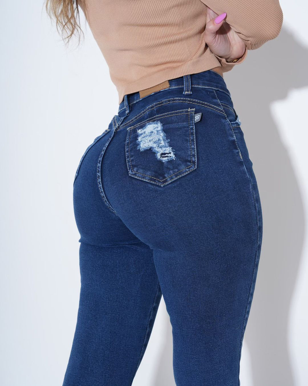 Hochbund-Skinny-Jeans mit Po-Lifting