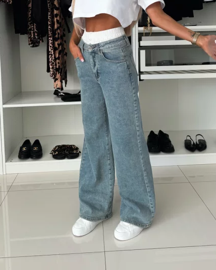 Hochtaillierte Weite Bein Jeans mit weißen Einsätzen