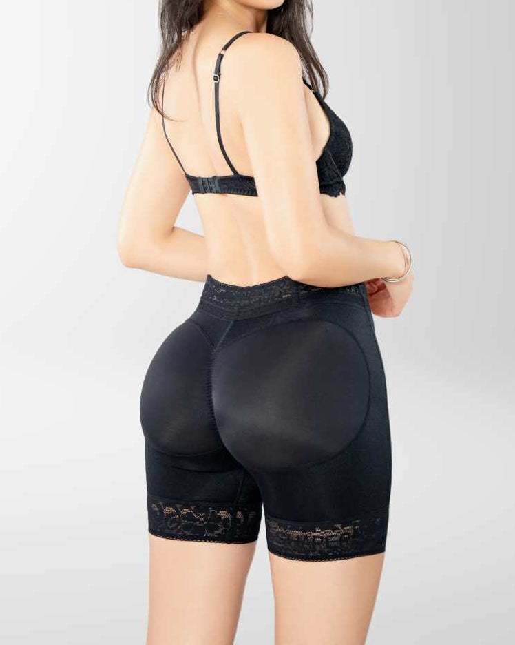 Kurze Miederhose mit Po-Anhebung