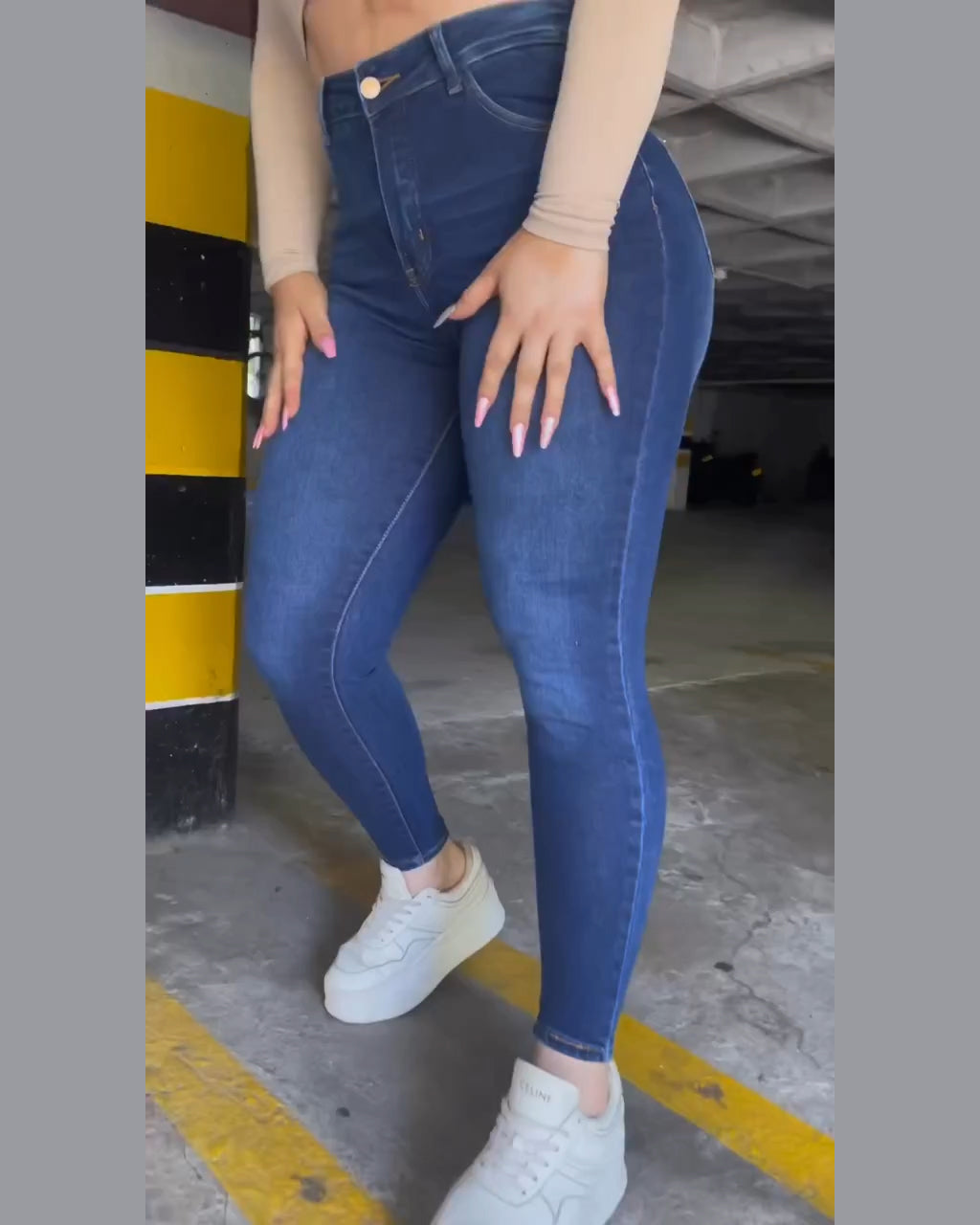 Klassische Po-Anhebende Hose mit Bauchstraffendem Gürtel