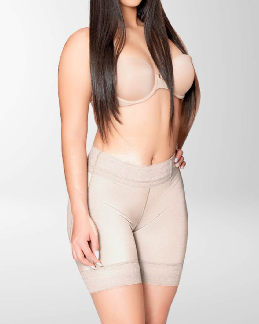 Kurze Miederhose mit Po-Anhebung