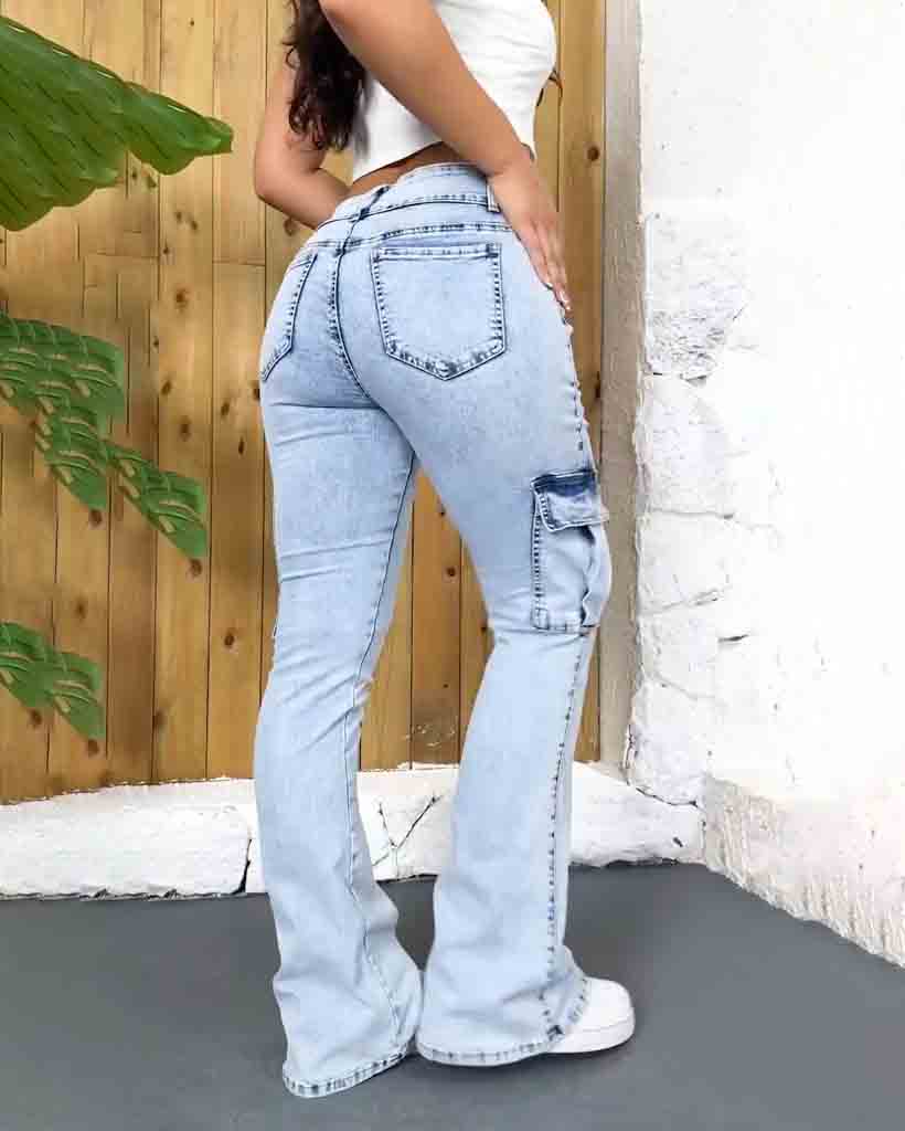 Mehrfachtaschen Doppelknopf Mid-Rise Flared Cargo Jeans