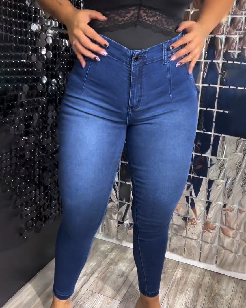 Hochbund-Skinny-Jeans mit Popo-Formung