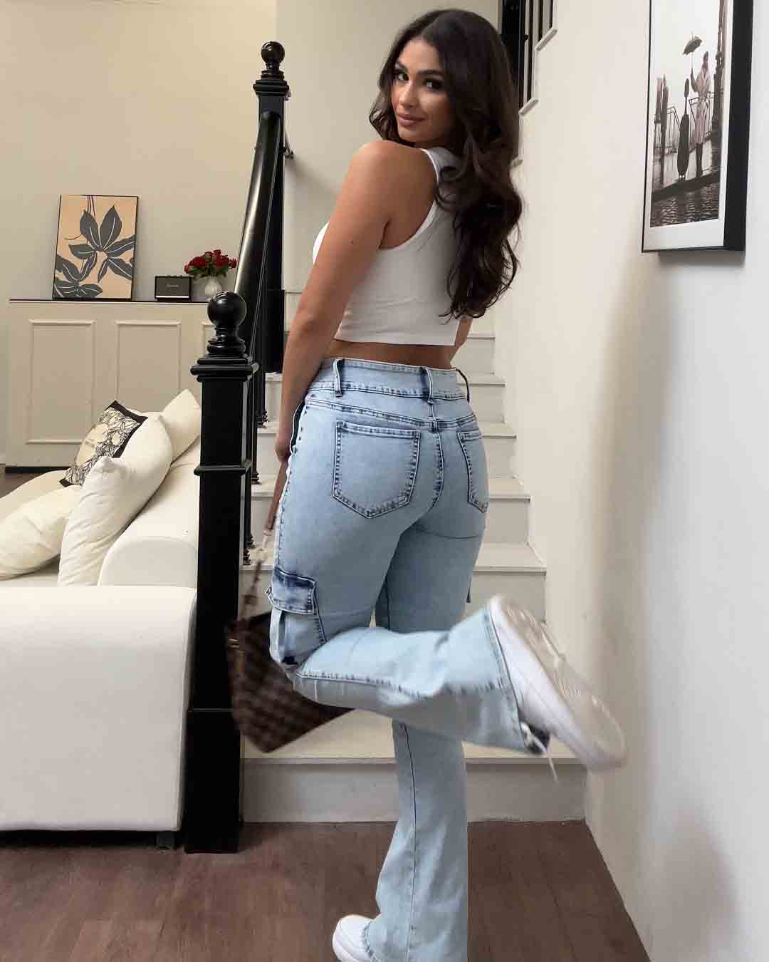 Mehrfachtaschen Doppelknopf Mid-Rise Flared Cargo Jeans