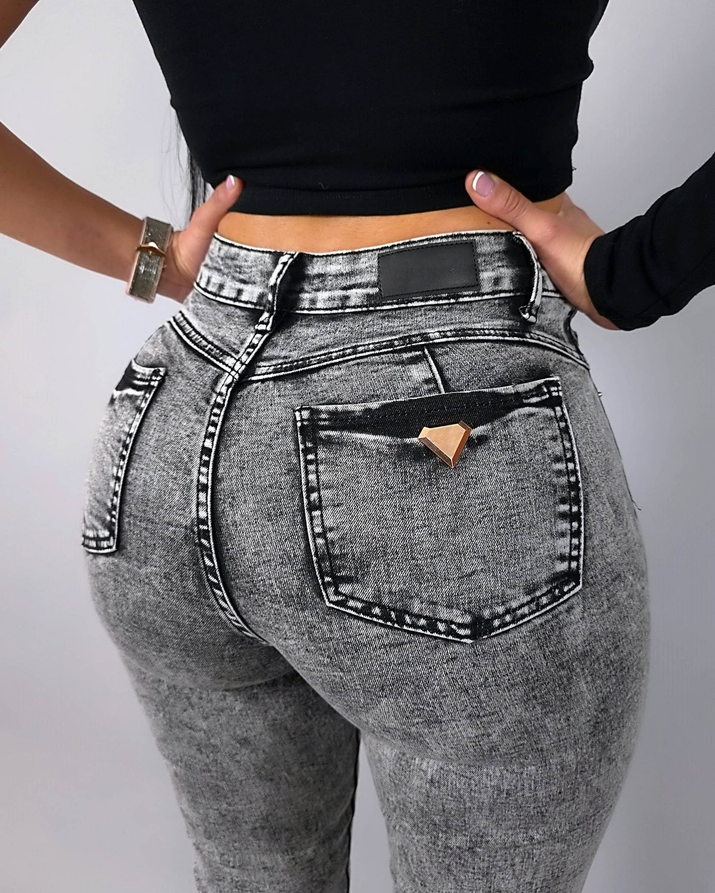 Hell-graue Faja-Jeans mit Bauchformung und Shaping-Einsätzen