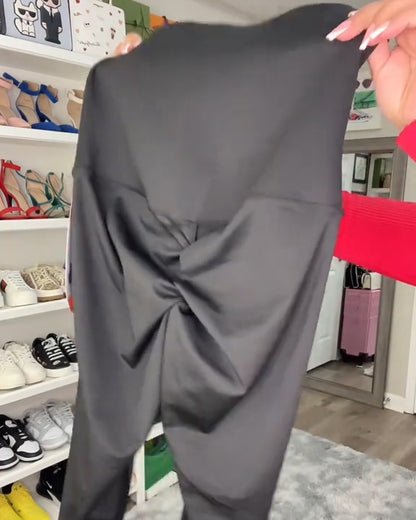 Hochgeschnittene Strumpfhose mit nahtloser Bauchformung und Stretch-Material