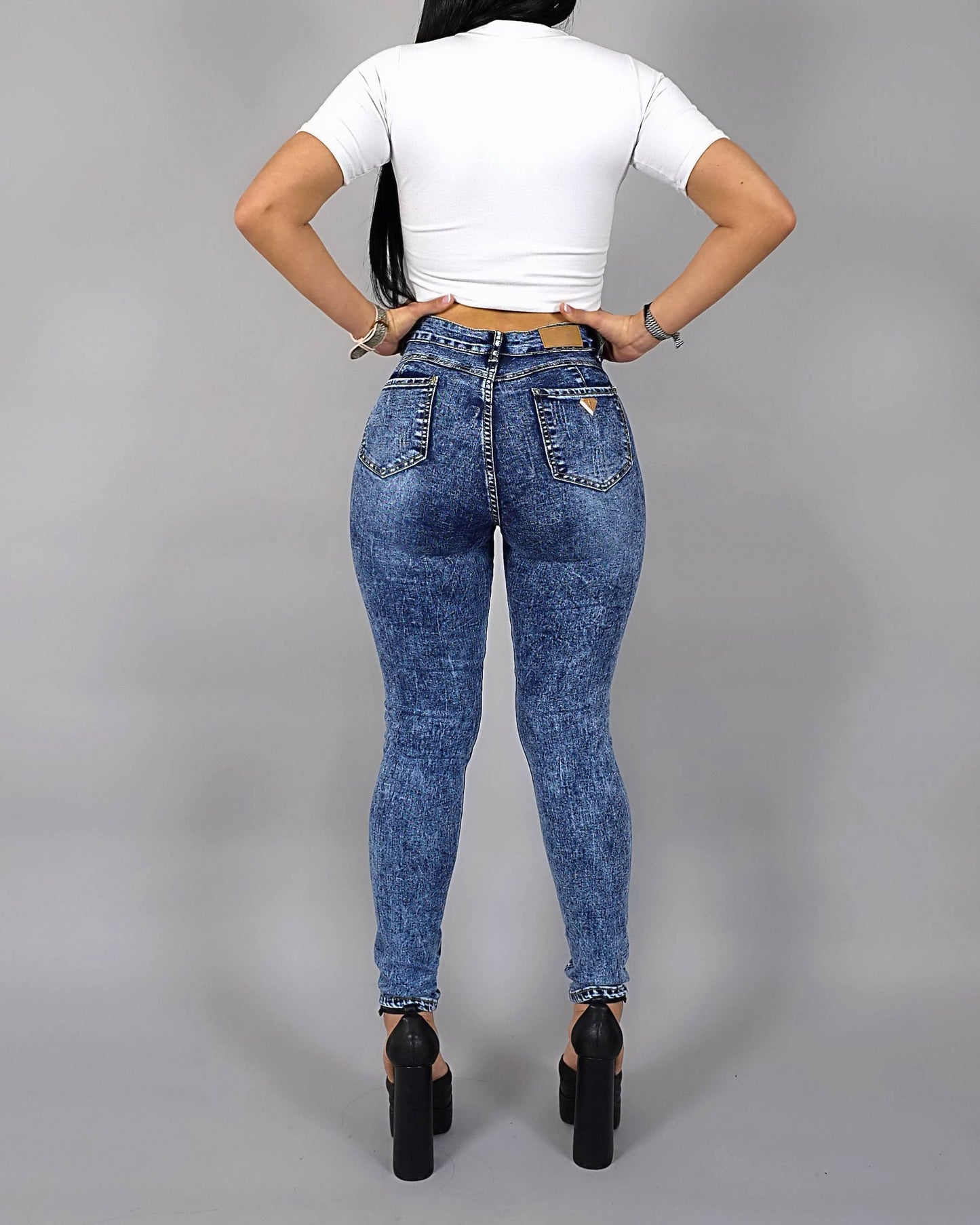 Hochgeschnittene figurformende Faja-Jeans