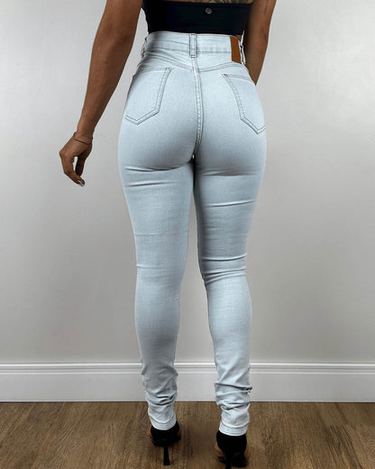 Hellblaue High-Waist Skinny-Jeans mit Pfirsich-Po-Effekt