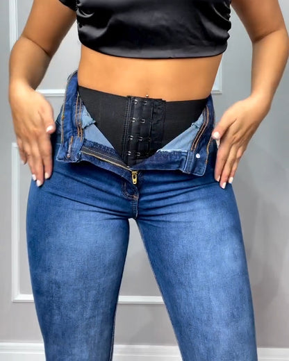 High-Rise Jeans mit integrierter Figurformung