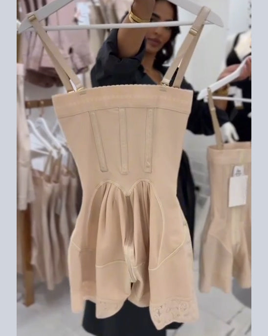 Hochtaillierte Shaping-Shorts mit Trägern