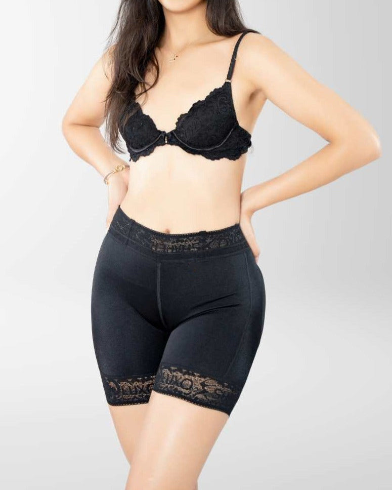 Kurze Miederhose mit Po-Anhebung