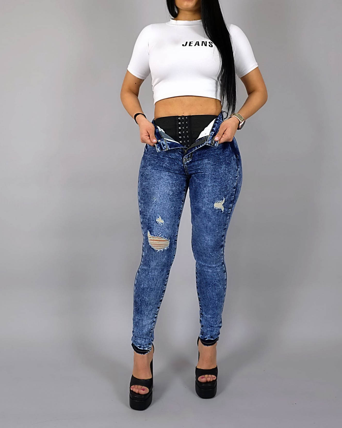 Hochgeschnittene figurformende Faja-Jeans