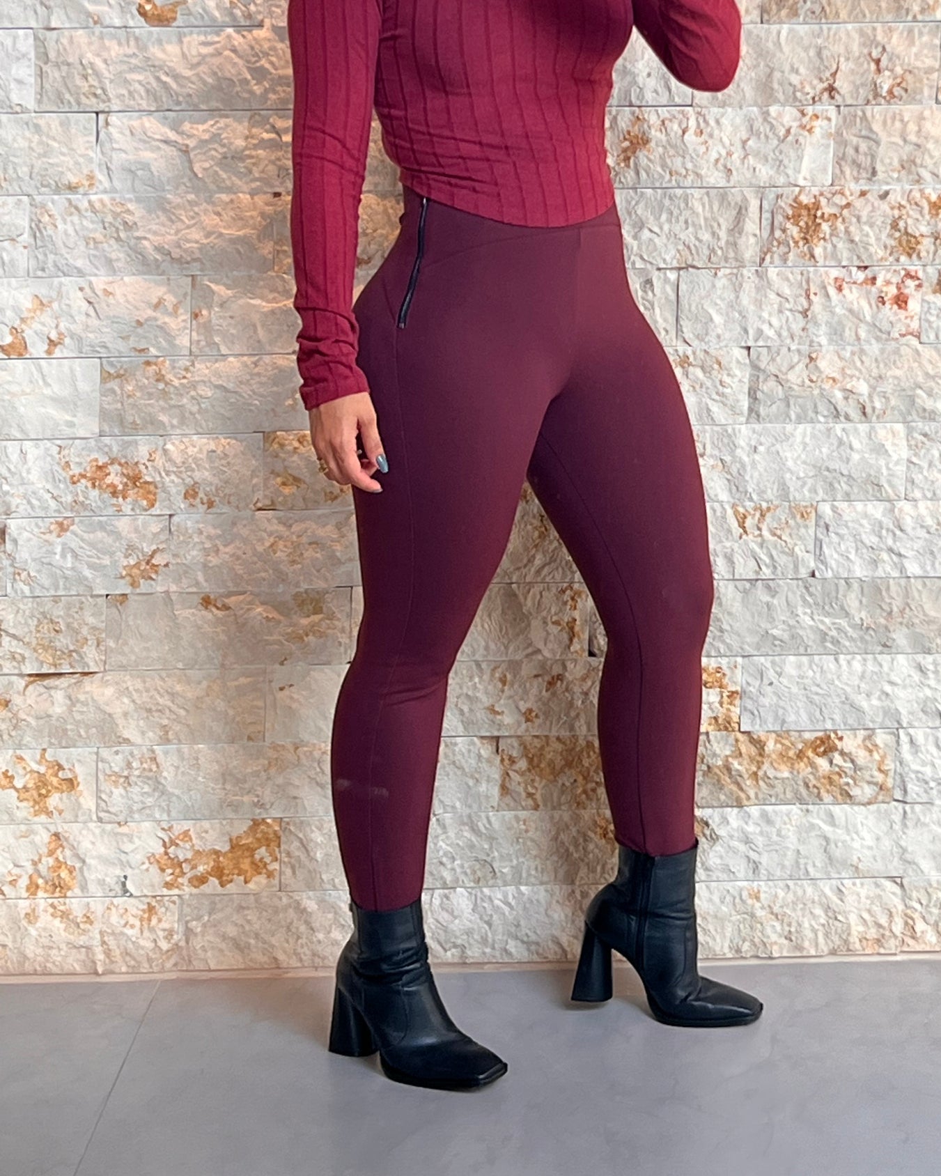 Leggings mit seitlichem Reißverschluss und Bauchkontrolle