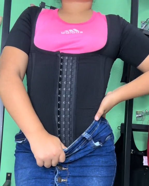 Weste mit Ärmeln für eine geformte Figur