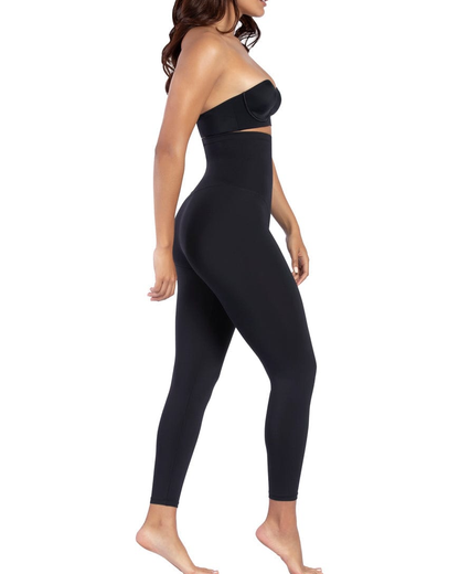 Hochgeschnittene Strumpfhose mit nahtloser Bauchformung und Stretch-Material