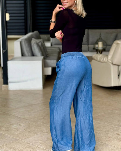 Weitgeschnittene Jeanshose mit Gürtelschlaufen