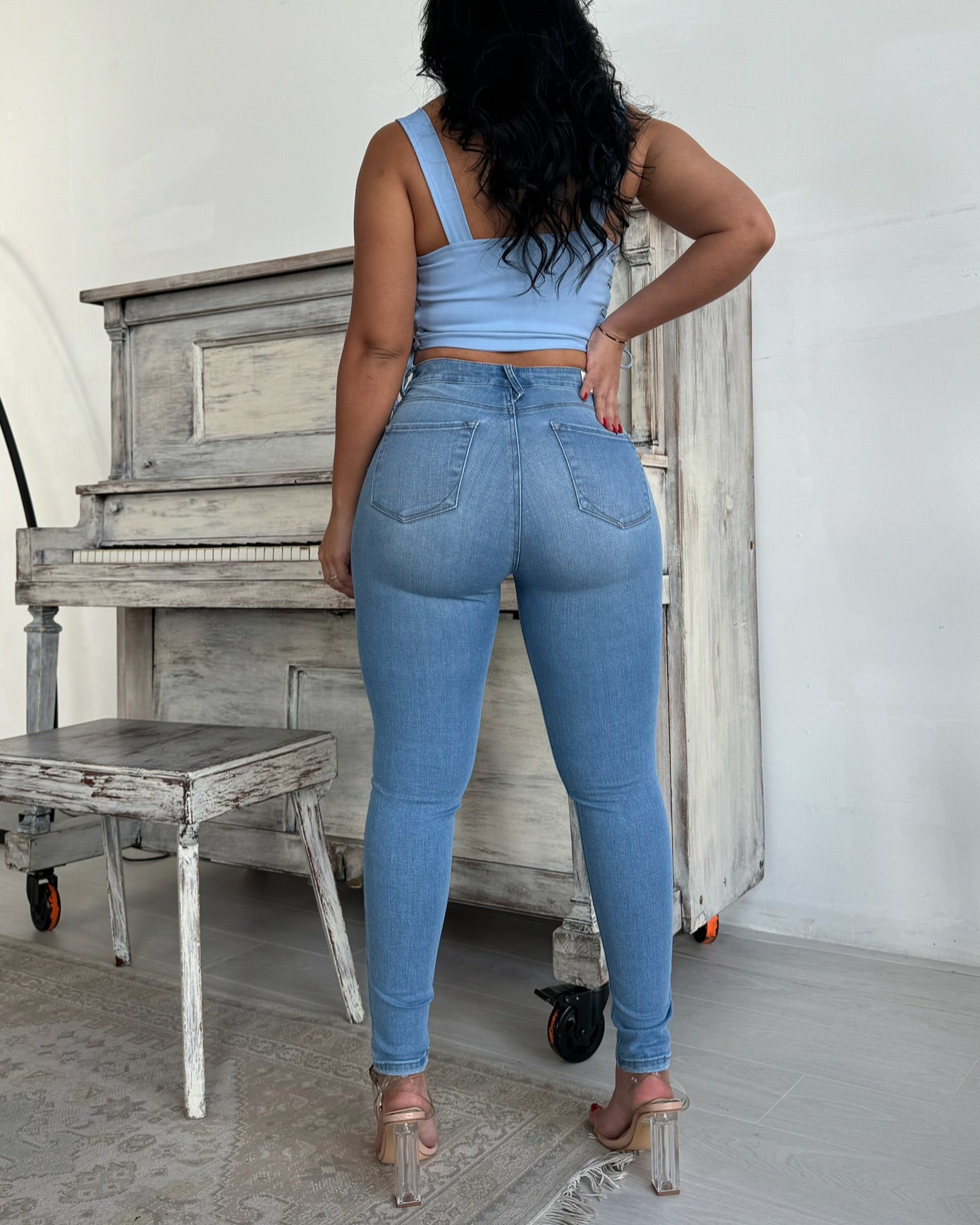 Hellblaue Skinny Jeans