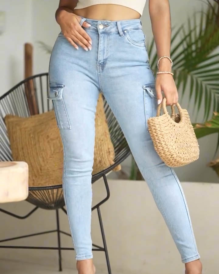 Hell-blaue schlank geschnittene Boory-Jeans