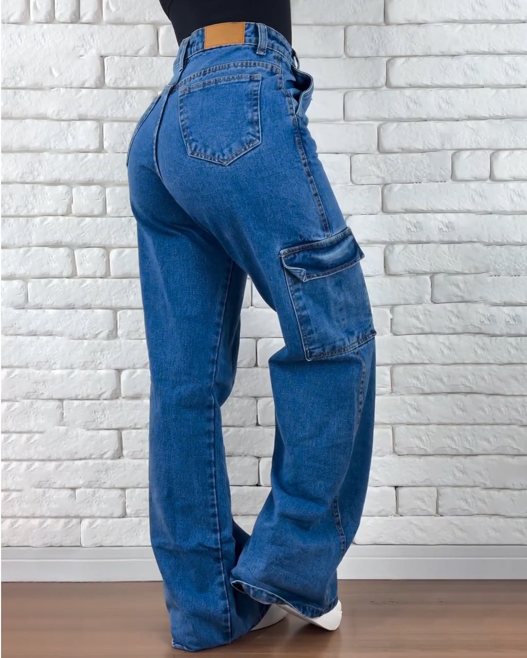 Cargo Jeans mit weitem Bein