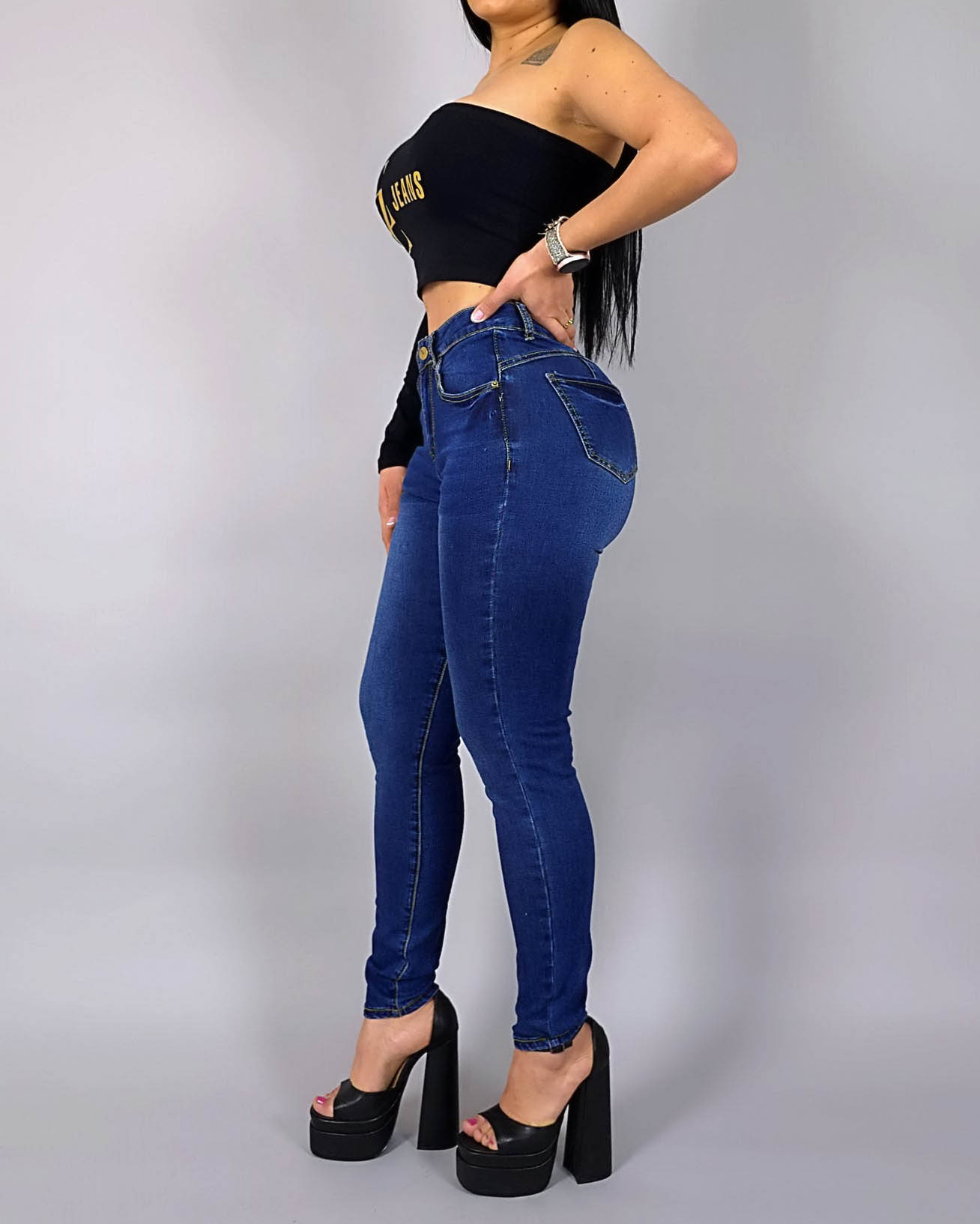 Schlank geschnittene blaue Faja-Jeans