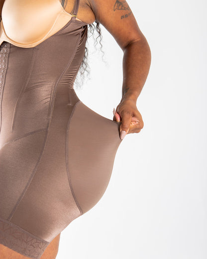 Aphrodite - Maßgeschneiderte Faja mit dünnen Trägern