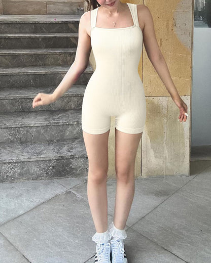 Ärmelloses Sport-Overall mit quadratischem Ausschnitt und Trägern