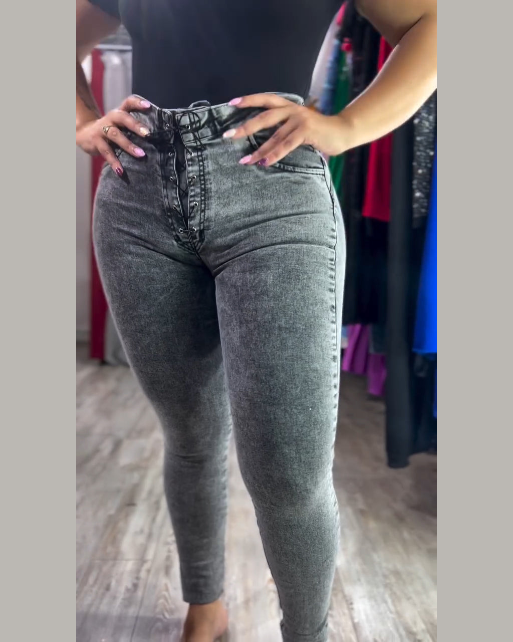 Hochbund-Skinny-Jeans in Grau