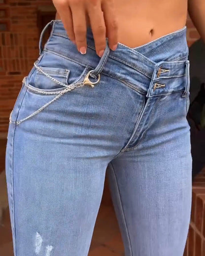 Leichte Skinny Butt Lift Jeans mit asymmetrischem Bund