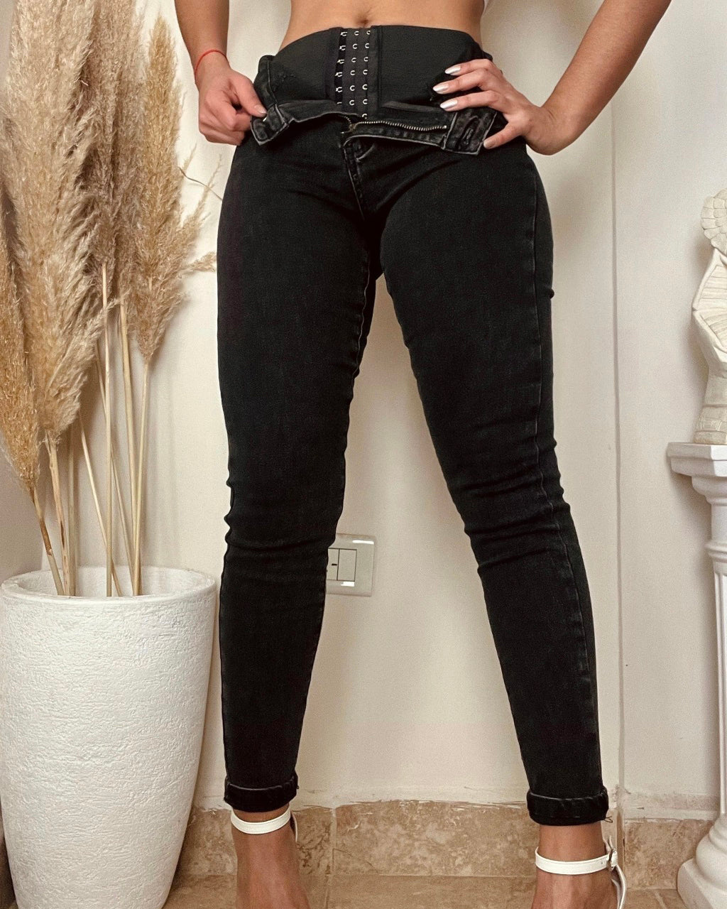 Faja-Jeans mit Po-Lift Mieder Dunkelgrau