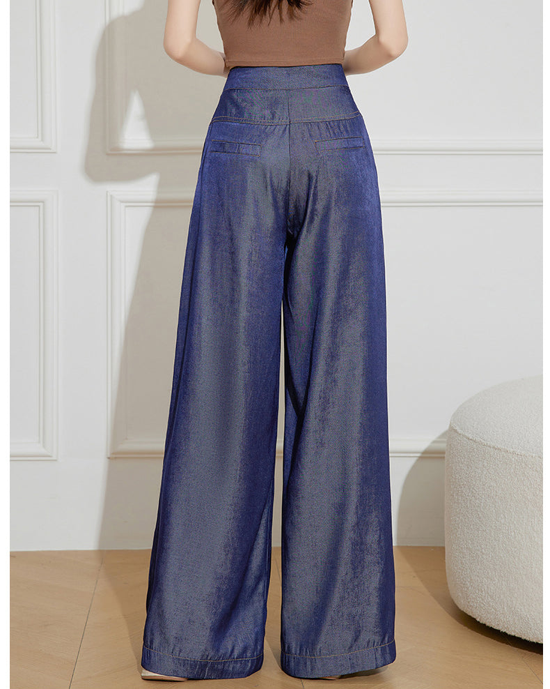 Hochgeschnittene gerade geschnittene Hose mit weitem Beinverlauf