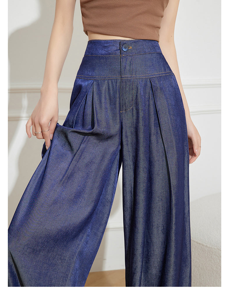 Hochgeschnittene gerade geschnittene Hose mit weitem Beinverlauf