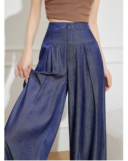 Hochgeschnittene gerade geschnittene Hose mit weitem Beinverlauf