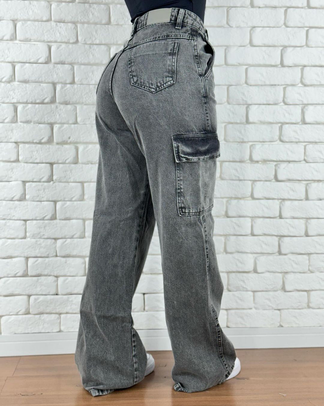 Cargo Jeans mit weitem Bein