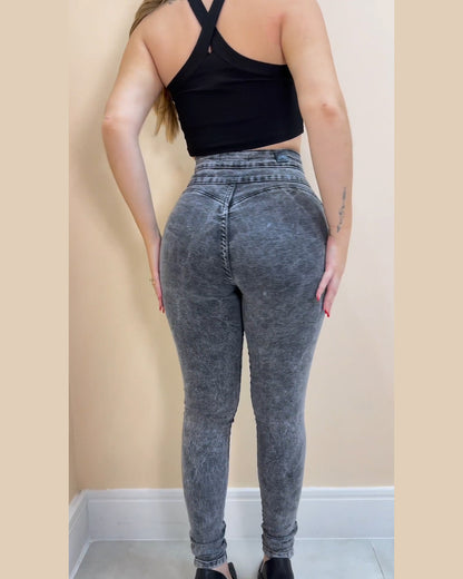 High Waist Doppelknopf Jeans mit Bauchkontrolle und Pfirsich-Po-Effekt