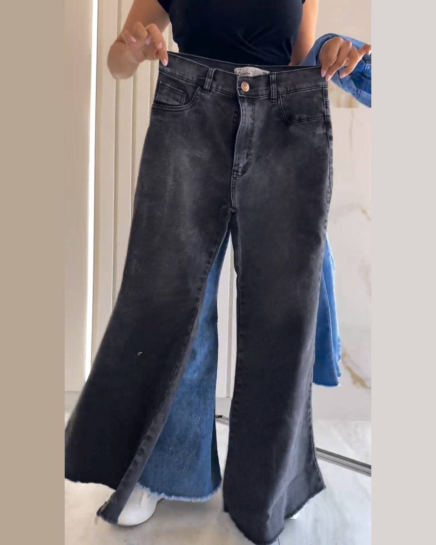 Skinny Po-Lift Stretch-Flared Jeans