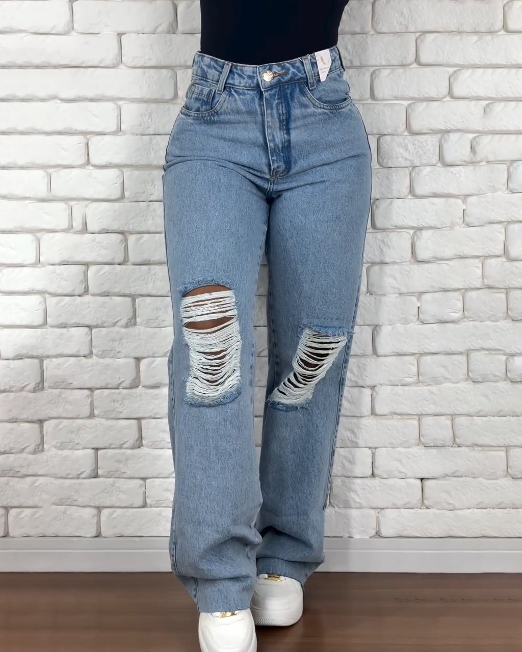 Ripped Jeans mit Kniefissuren