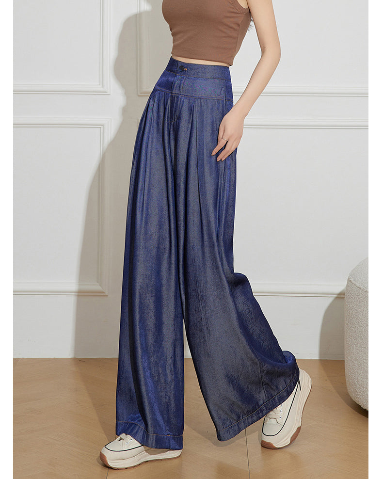 Hochgeschnittene gerade geschnittene Hose mit weitem Beinverlauf